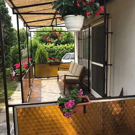 Balazs Nyaralohaz Balatonmariafurdo