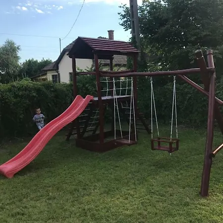 Balazs Nyaralohaz Casa vacanze *